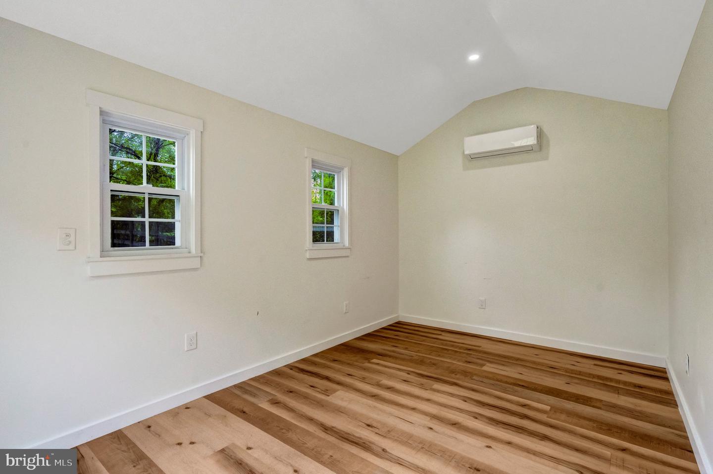 11520 Popes Head Rd Property Photo 33