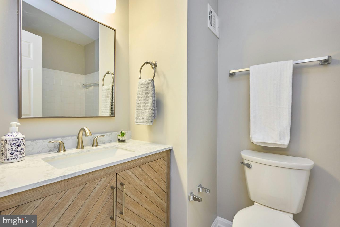 1453 Bluemont Ct Property Photo 24