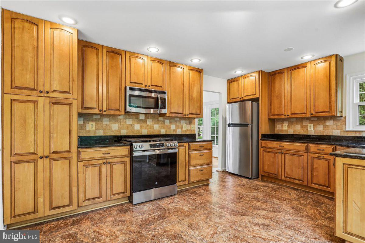 13159 Ladybank Ln Property Photo 18