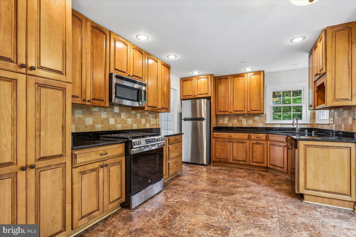 13159 Ladybank Ln Property Photo 19