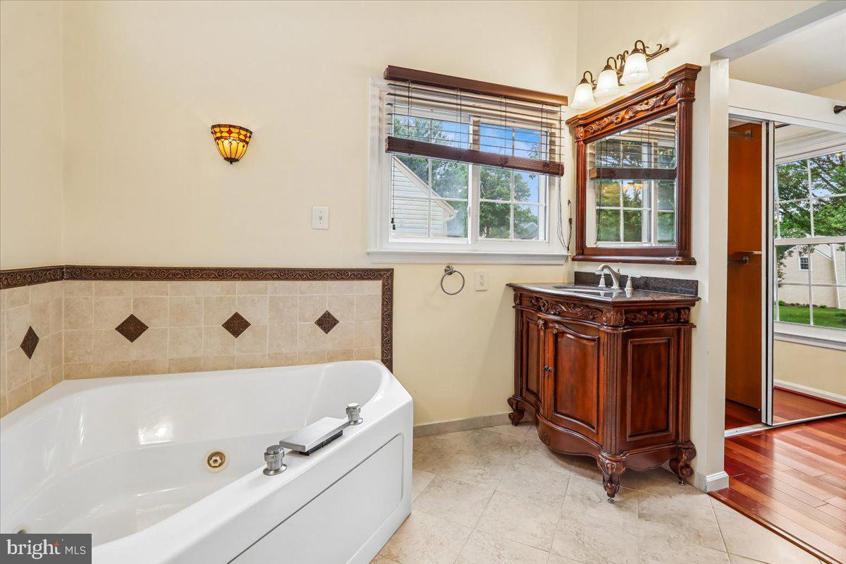 13159 Ladybank Ln Property Photo 34