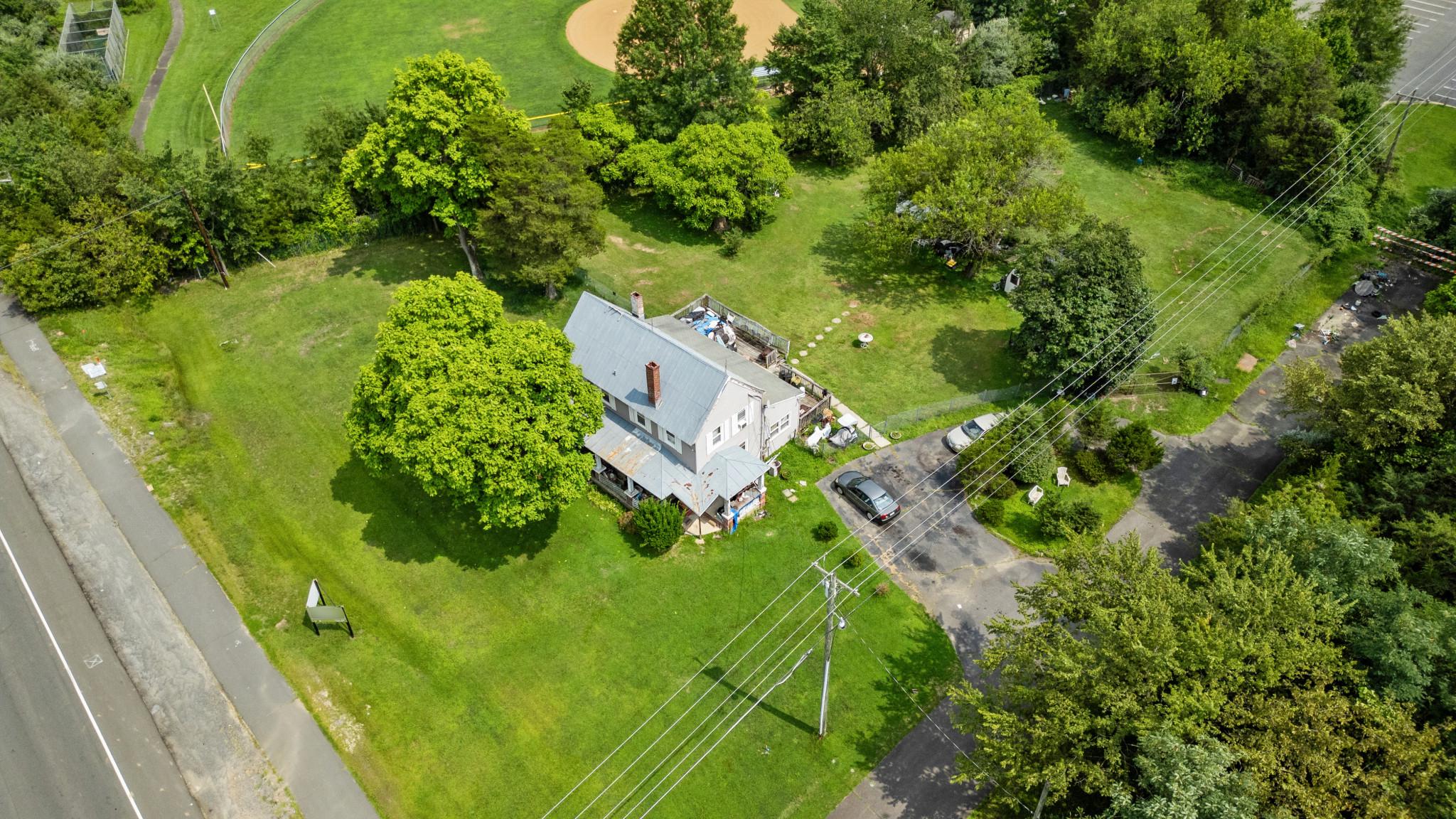 12115 Braddock Property Photo 9