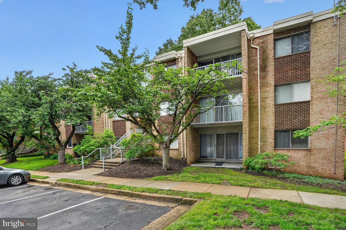 2911 Charing Cross Rd #8 Property Photo 1
