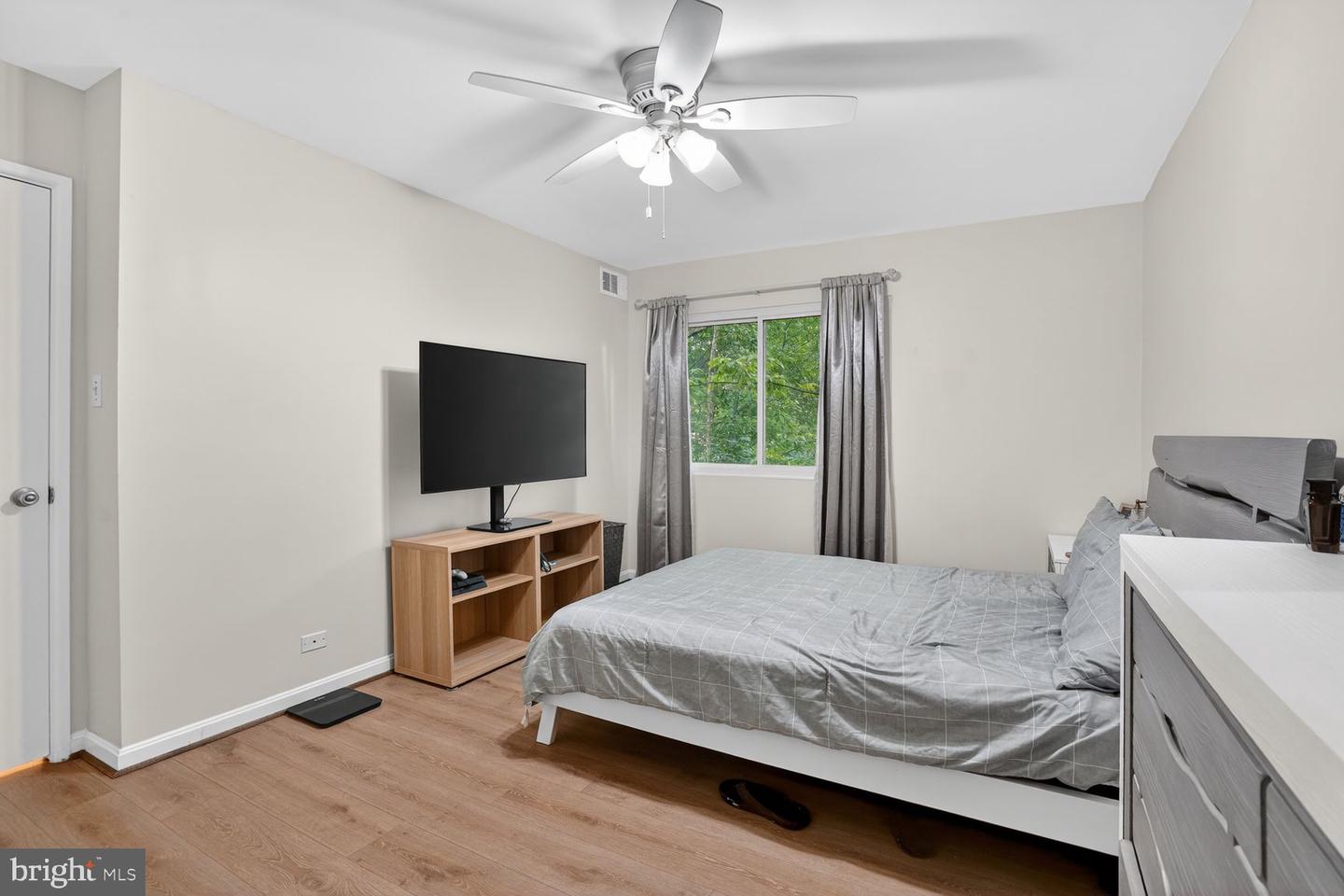 2911 Charing Cross Rd #8 Property Photo 8
