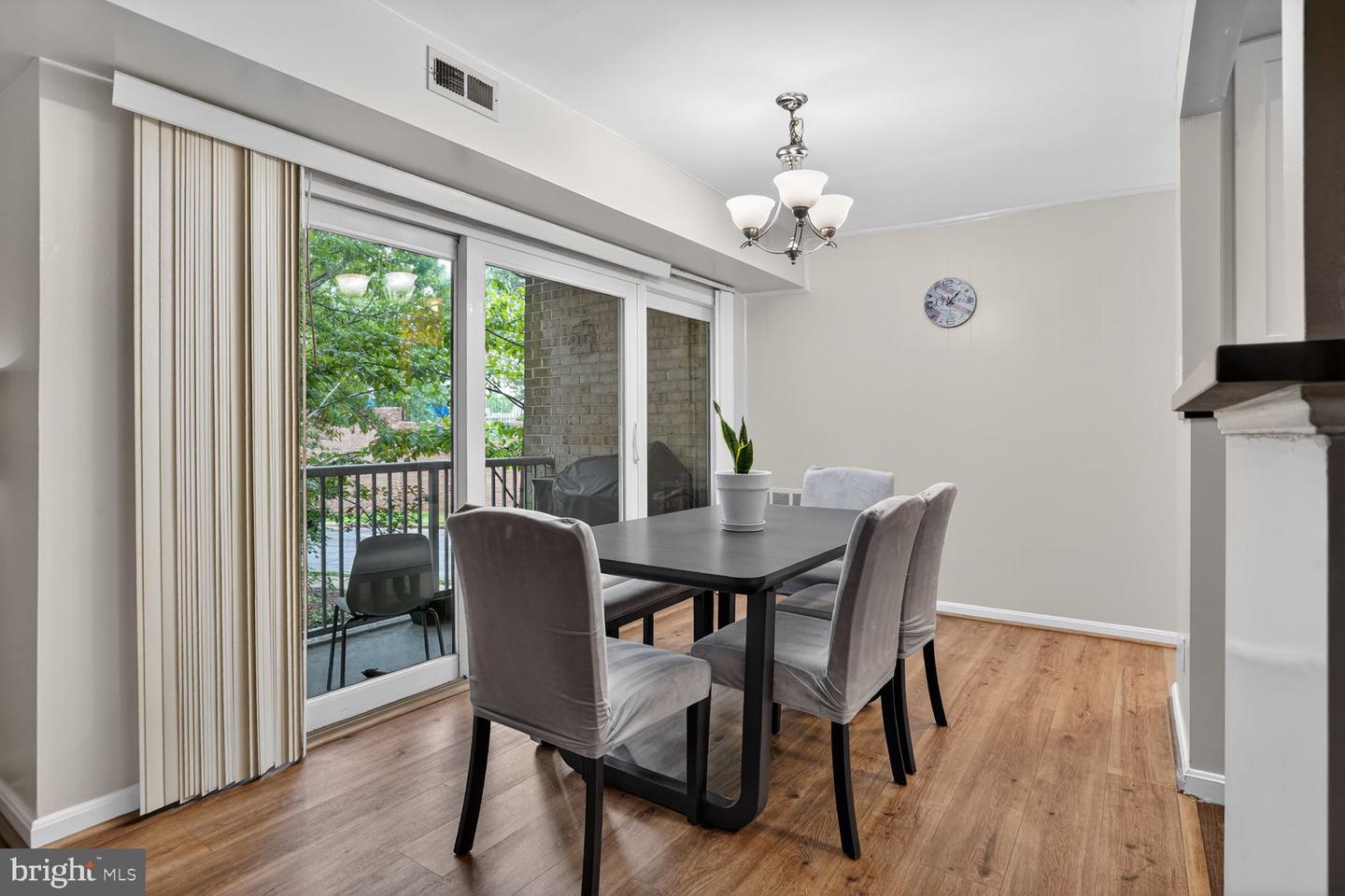 2911 Charing Cross Rd #8 Property Photo 15