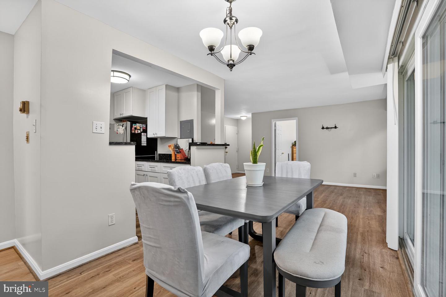 2911 Charing Cross Rd #8 Property Photo 16