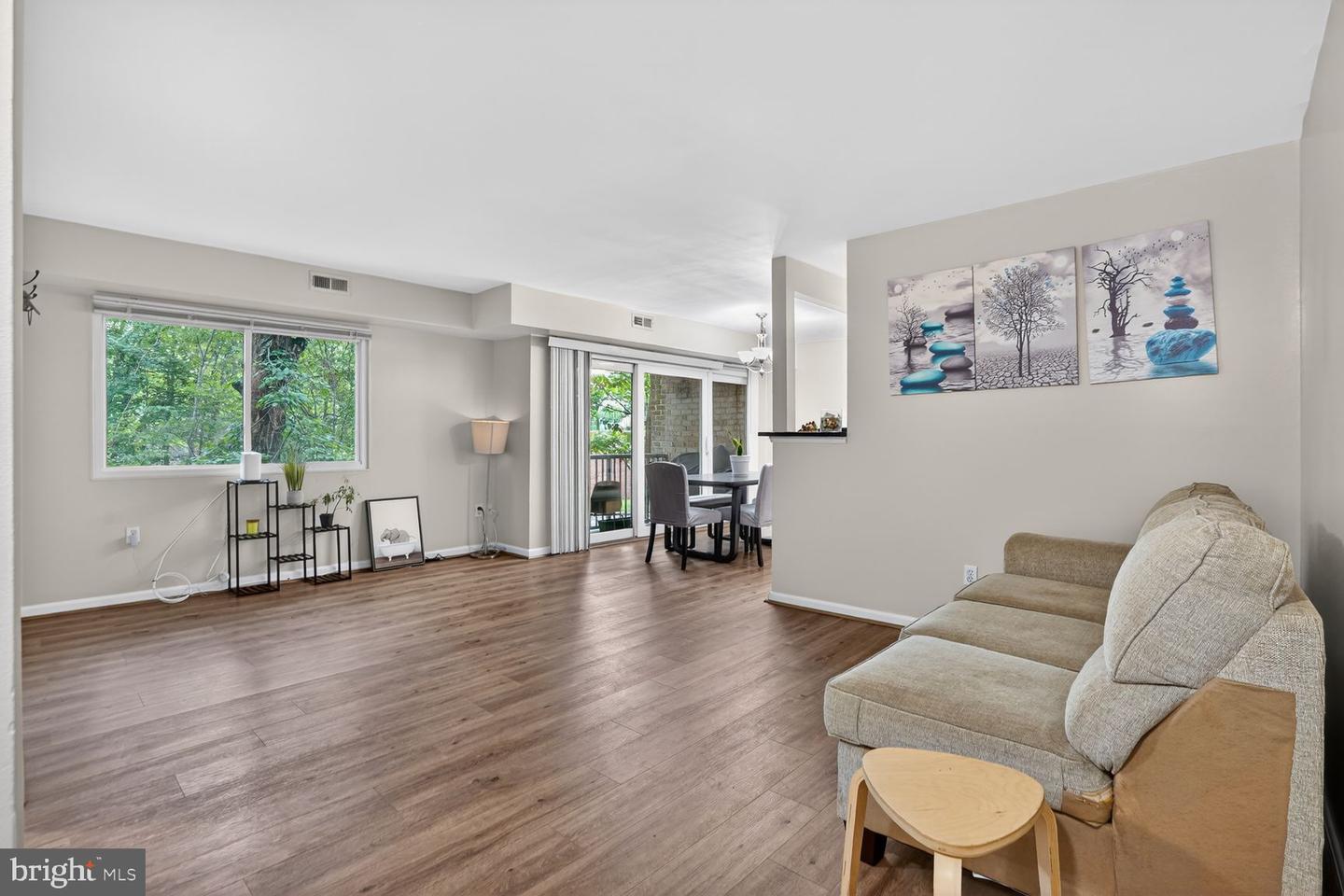2911 Charing Cross Rd #8 Property Photo 19