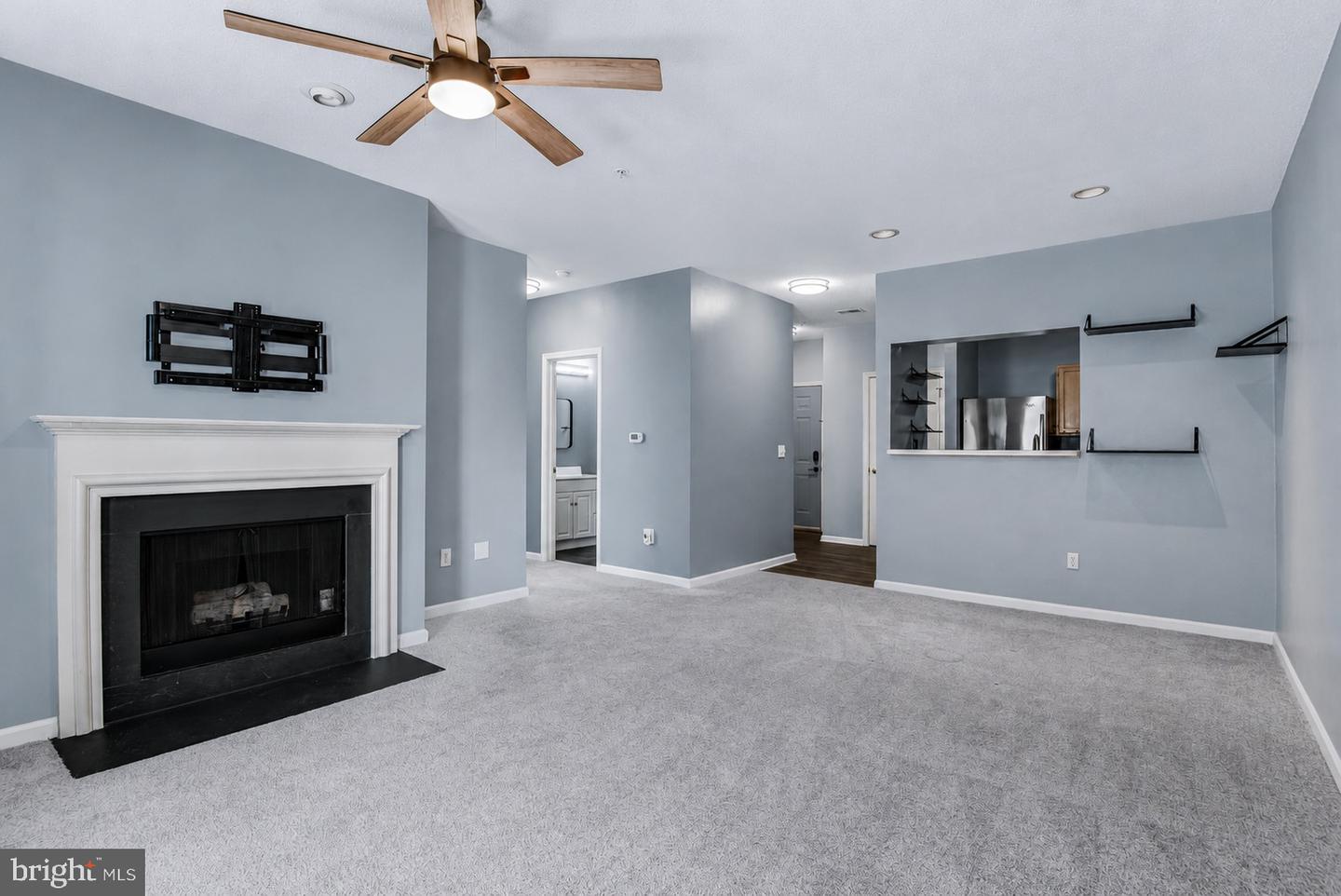 14300 Grape Holly Grv #24 Property Photo 6