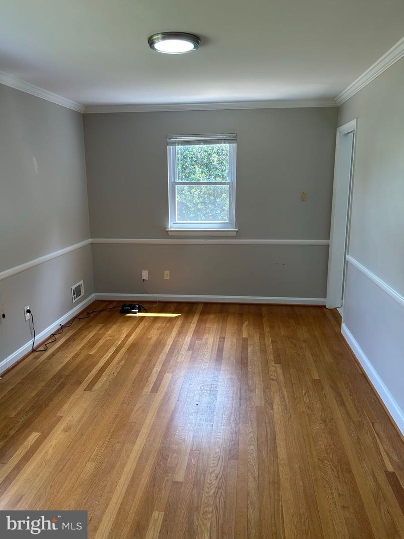 1828 Youngblood St Property Photo 3