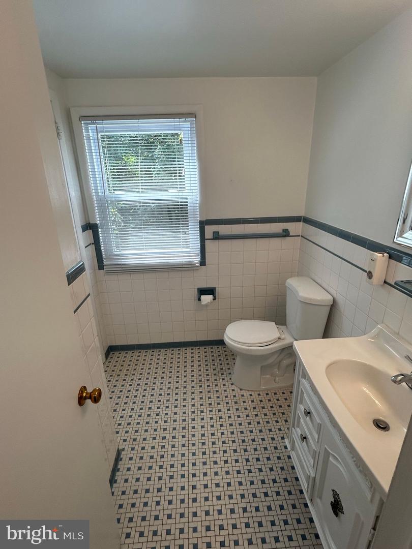 1828 Youngblood St Property Photo 16