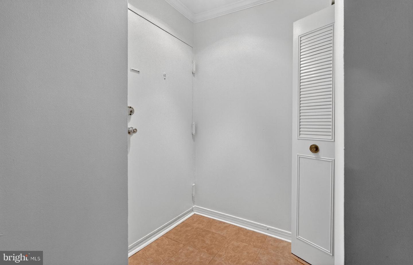 3330 Woodburn Village Dr #33 Property Photo 5