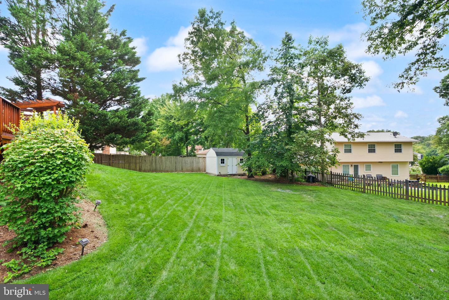 8906 Tailcoat Ct Property Photo 5