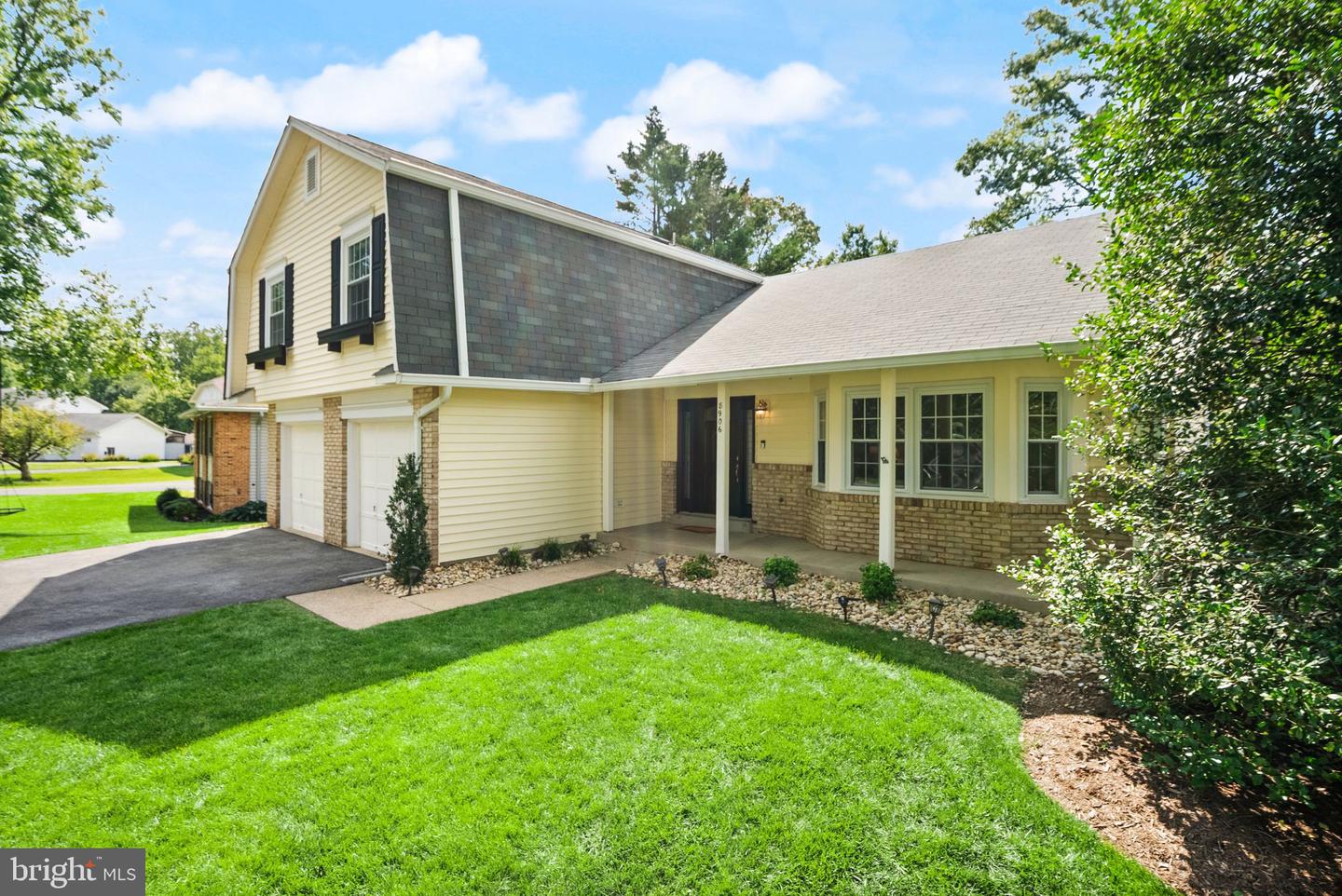 8906 Tailcoat Ct Property Photo 7