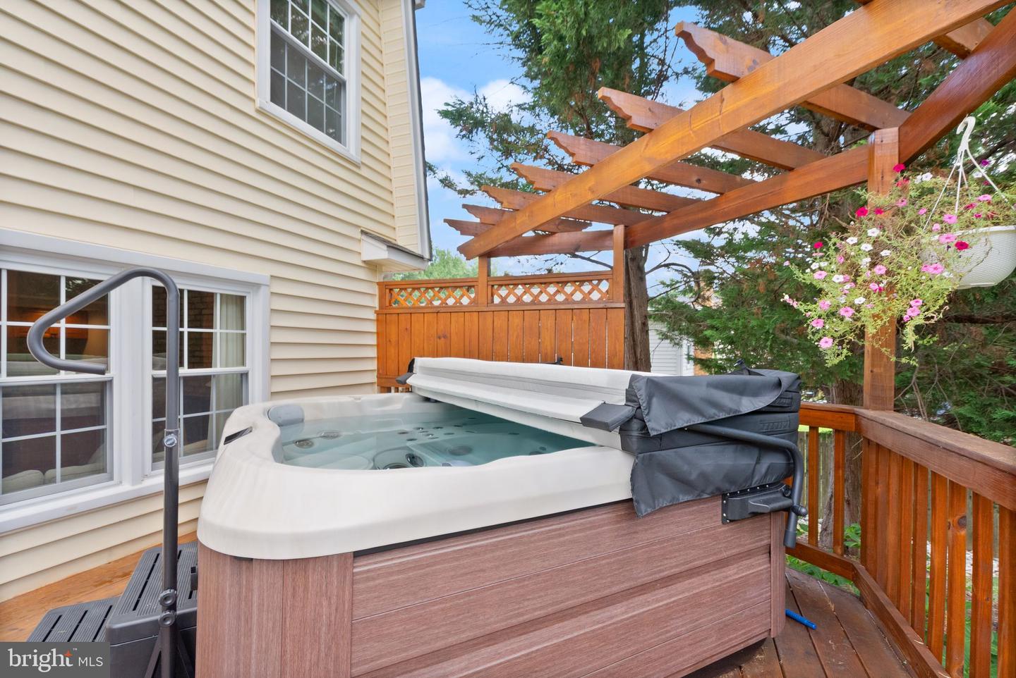 8906 Tailcoat Ct Property Photo 65