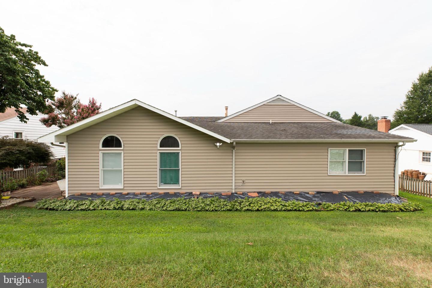 7108 Lanier St Property Photo 6