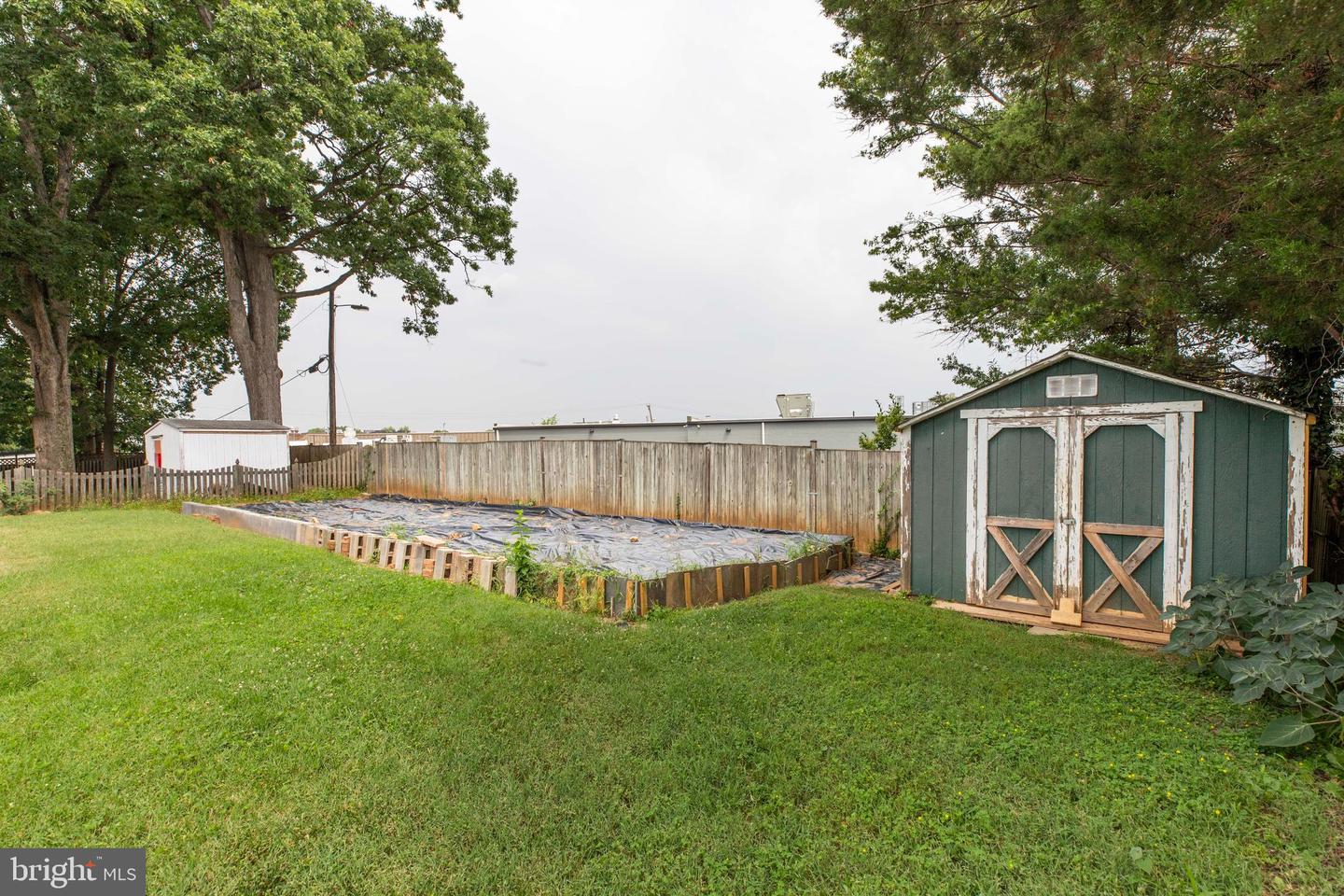 7108 Lanier St Property Photo 8