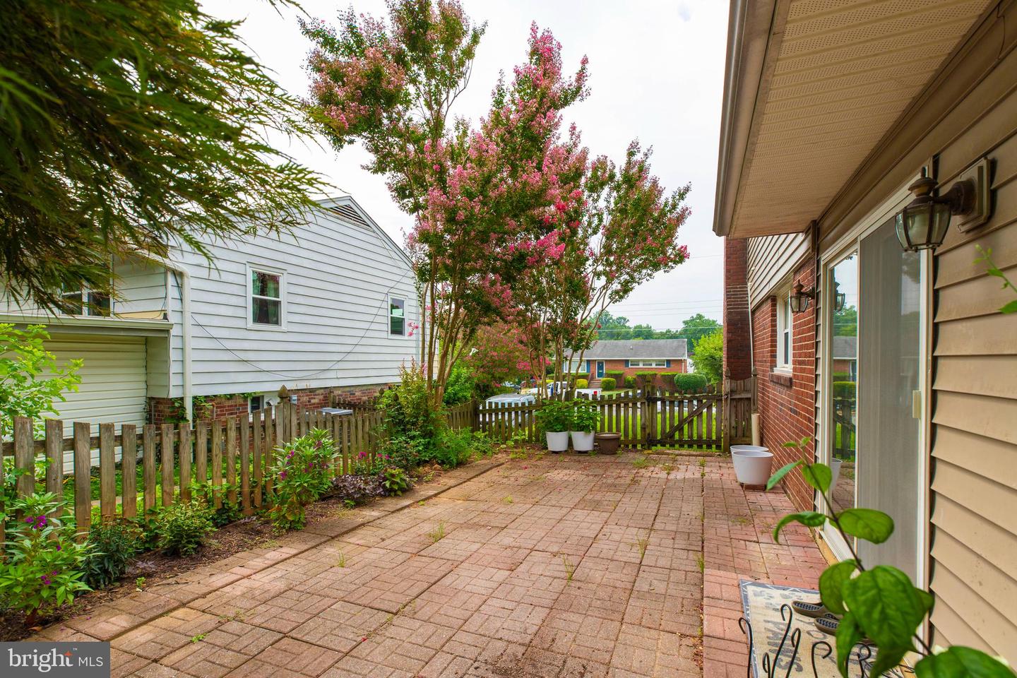 7108 Lanier St Property Photo 10