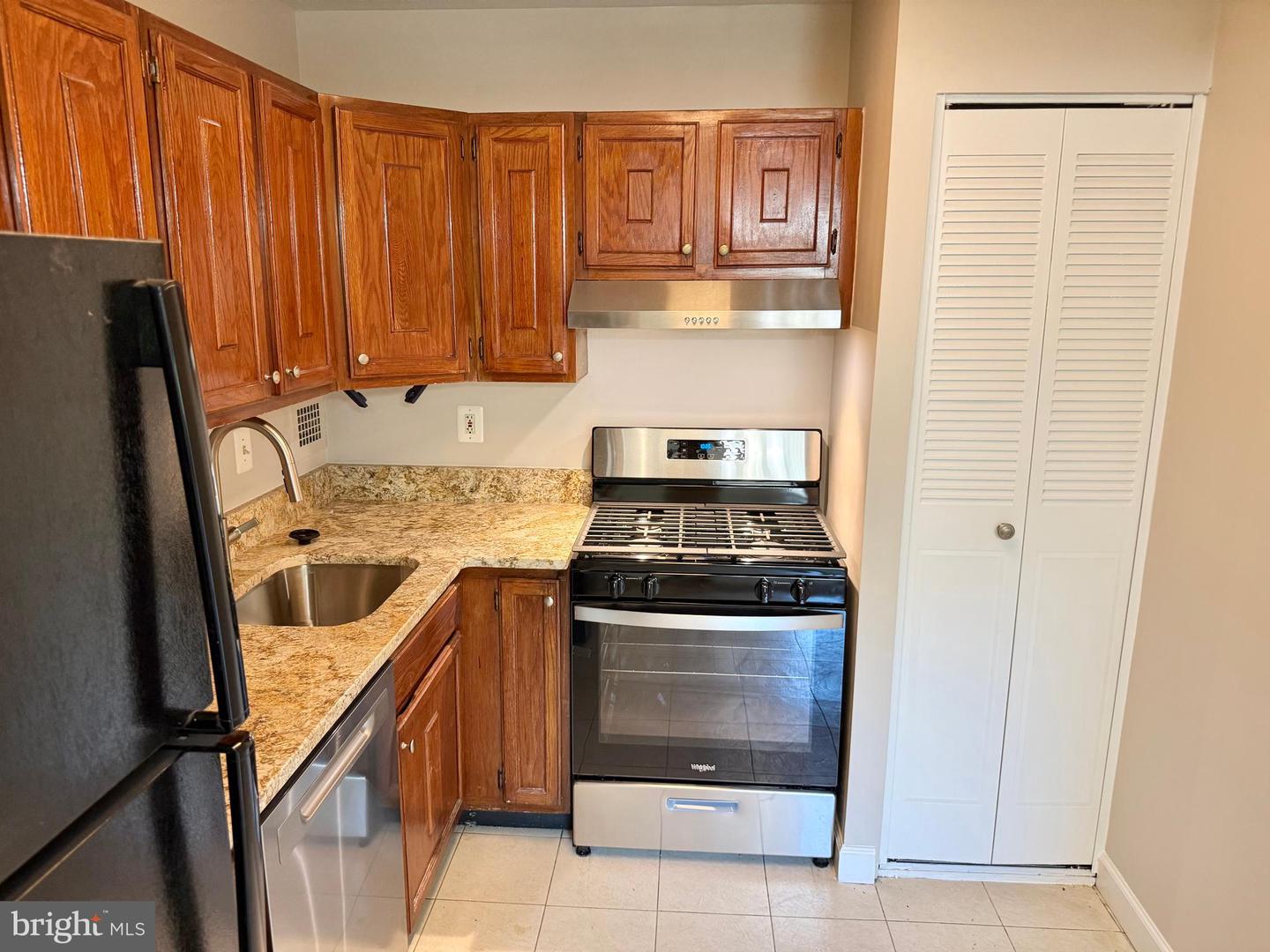 6141 Leesburg Pike #404 Property Photo 11