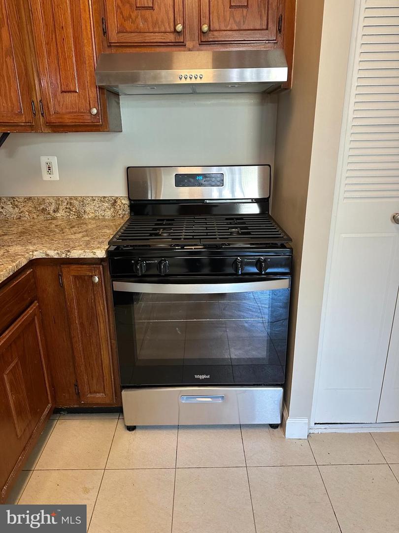 6141 Leesburg Pike #404 Property Photo 12