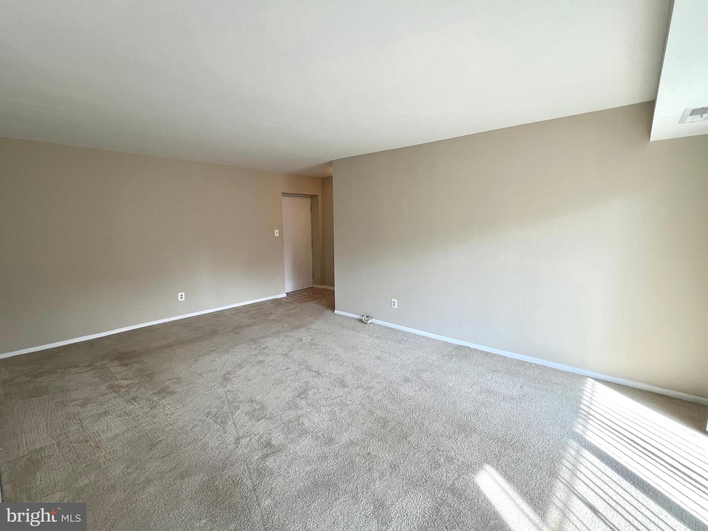 6141 Leesburg Pike #404 Property Photo 16