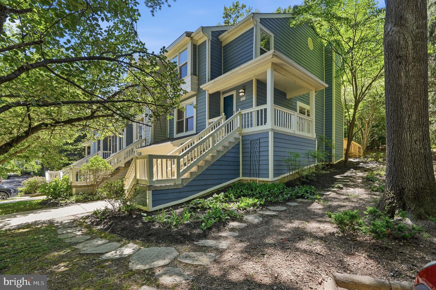 1609 Oak Spring Way Property Photo 1