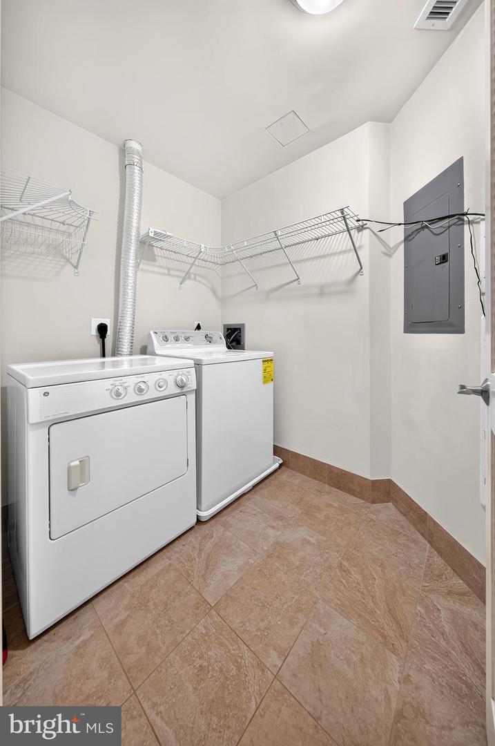8220 Crestwood Heights Dr #407 Property Photo 44