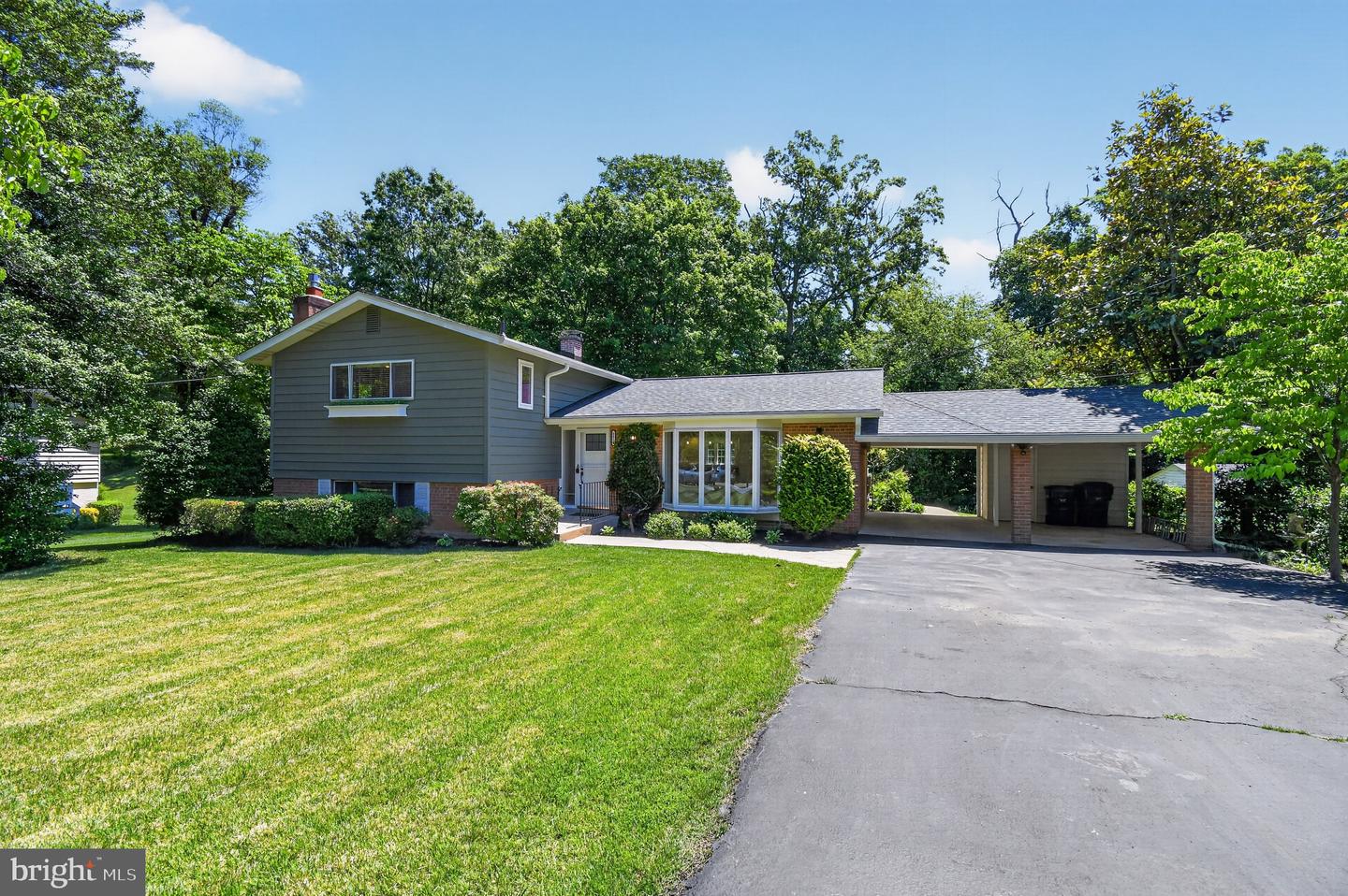 8815 Beauchamp Dr Property Photo 1