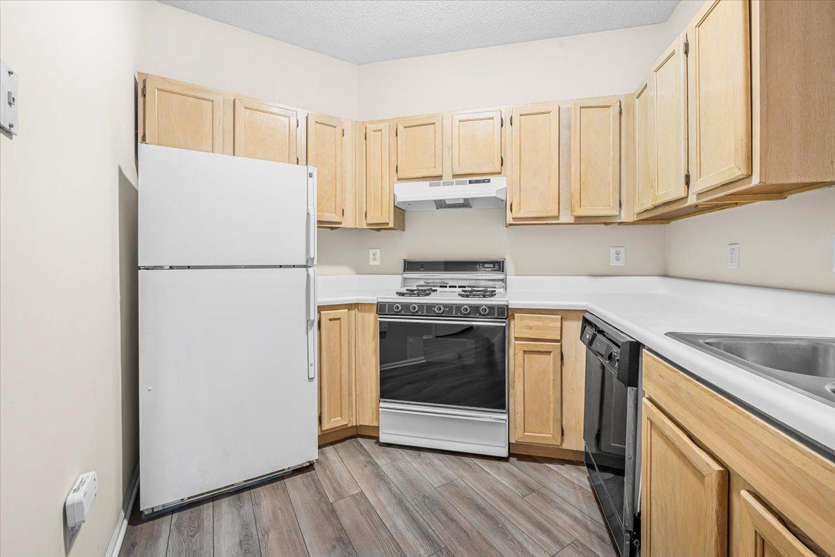 14305 Climbing Rose Way #202 Property Photo 8
