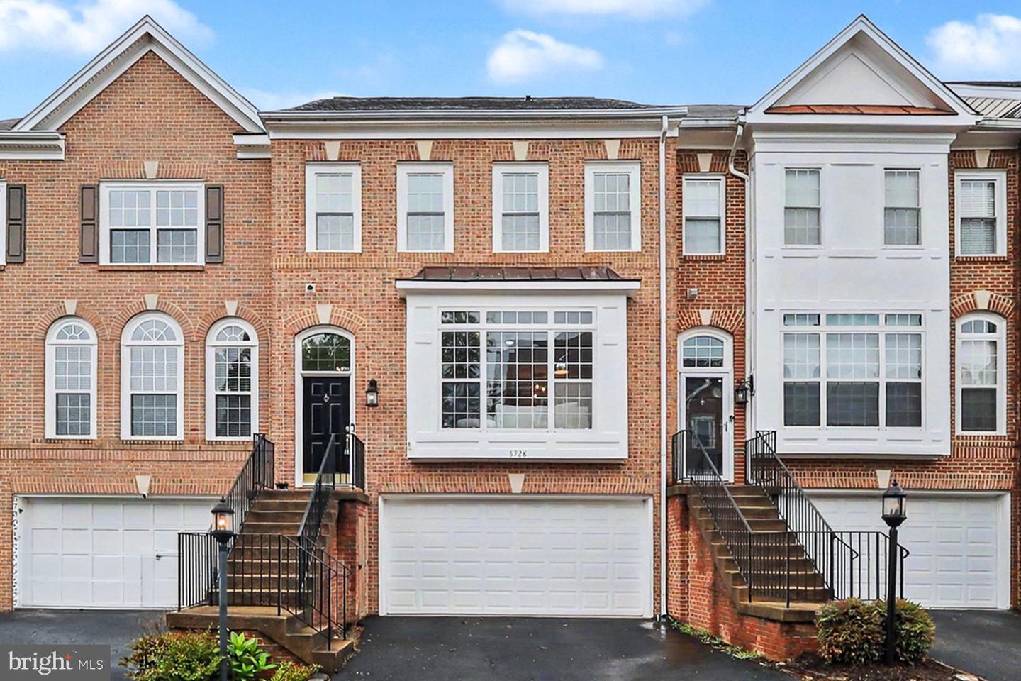 5728 GOVERNORS POND CIR Property Photo 1