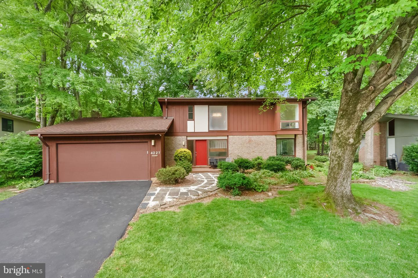 4227 Elizabeth Ln Property Photo 1