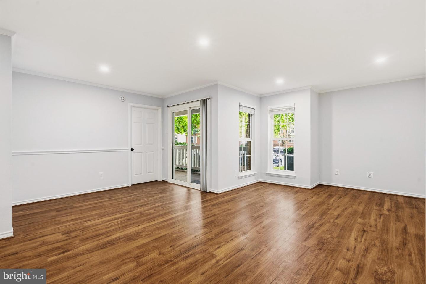 1521 Lincoln Way #104a Property Photo 2