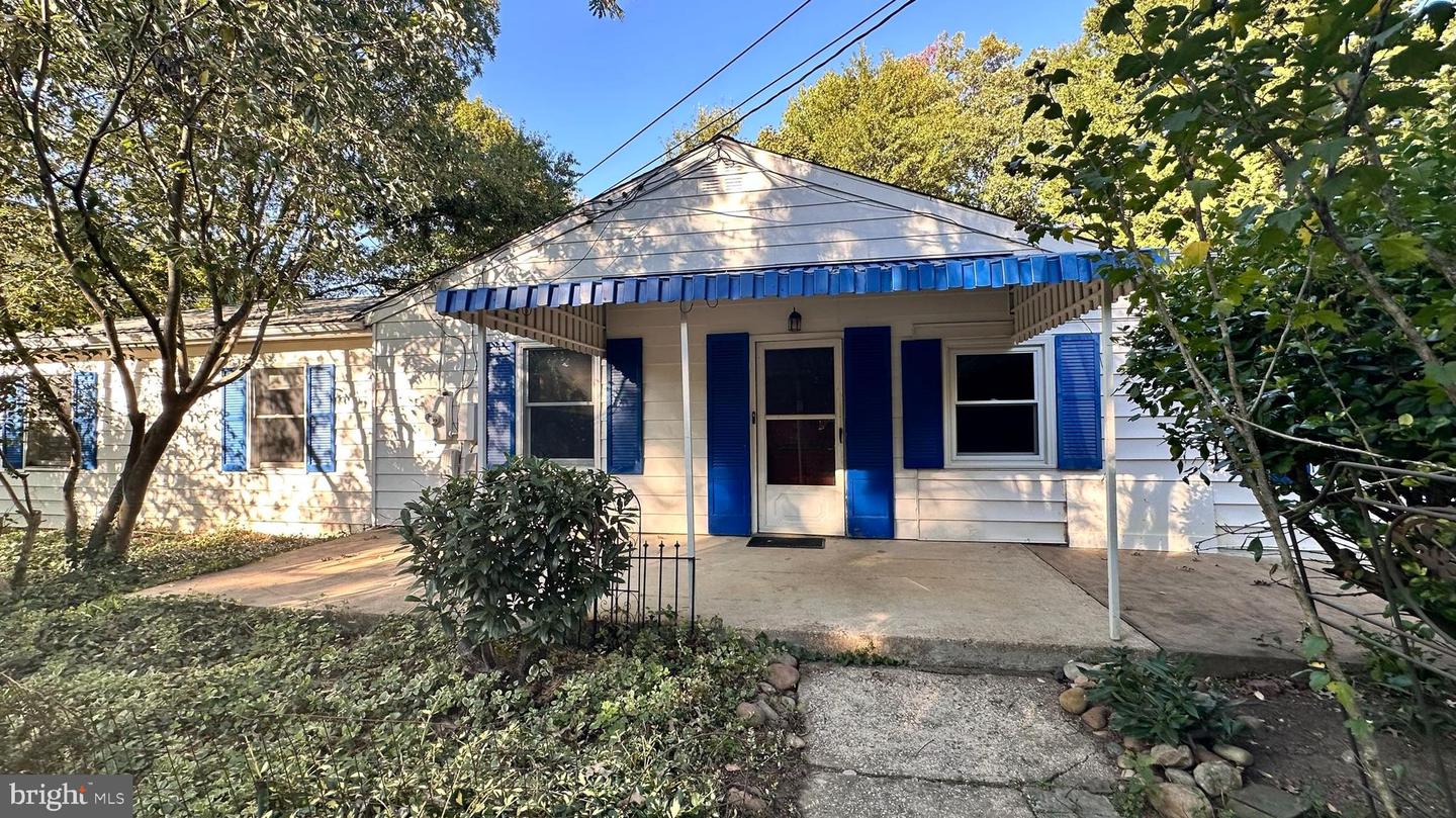 8334 IDYLWOOD RD Property Photo 1