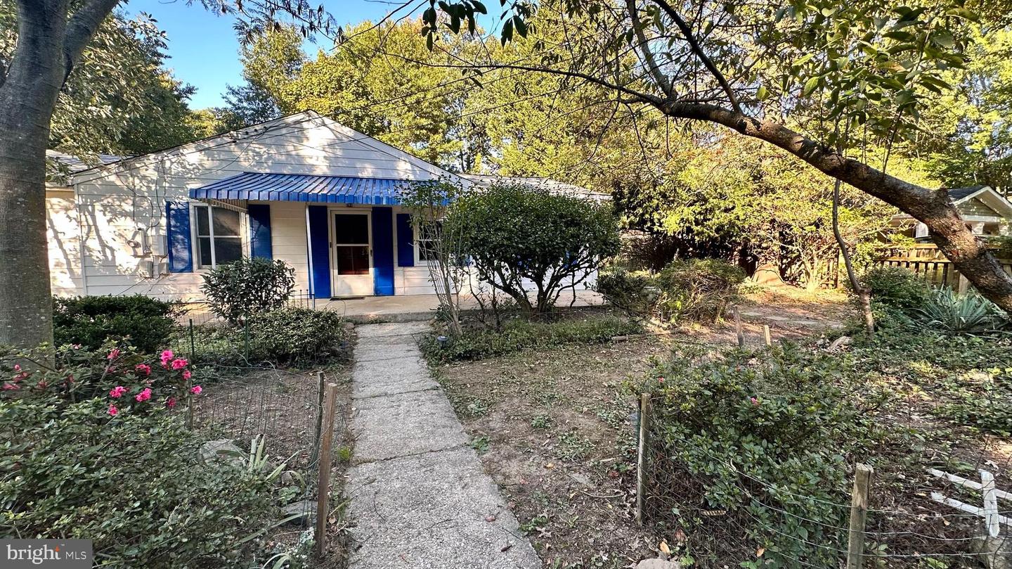8334 Idylwood Rd Property Photo 2