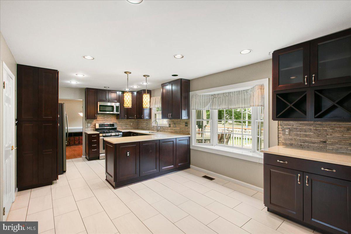 7142 Red Horse Tavern Ln Property Photo 1