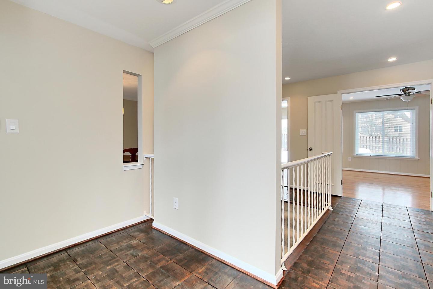 2804 Oakton Manor Ct Property Photo 5