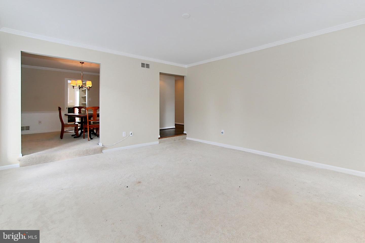2804 Oakton Manor Ct Property Photo 9