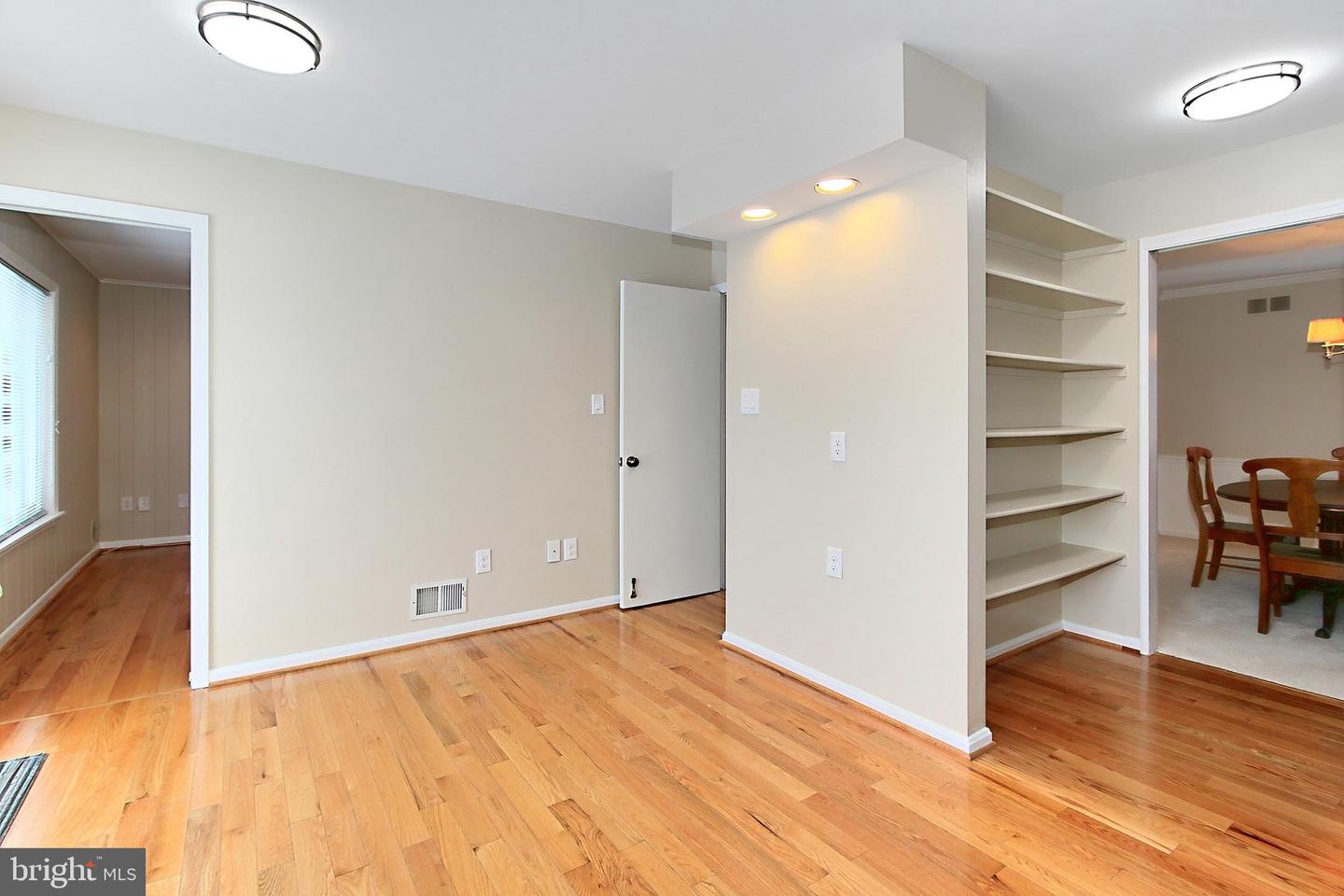 2804 Oakton Manor Ct Property Photo 17