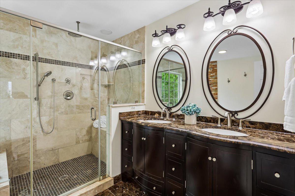 6859 Colonel Taylor Ln Property Photo 18