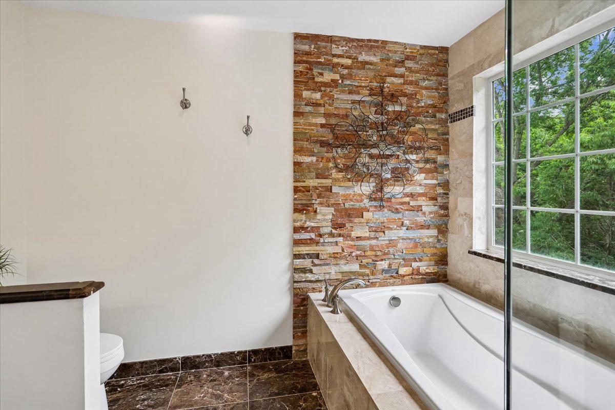 6859 Colonel Taylor Ln Property Photo 19