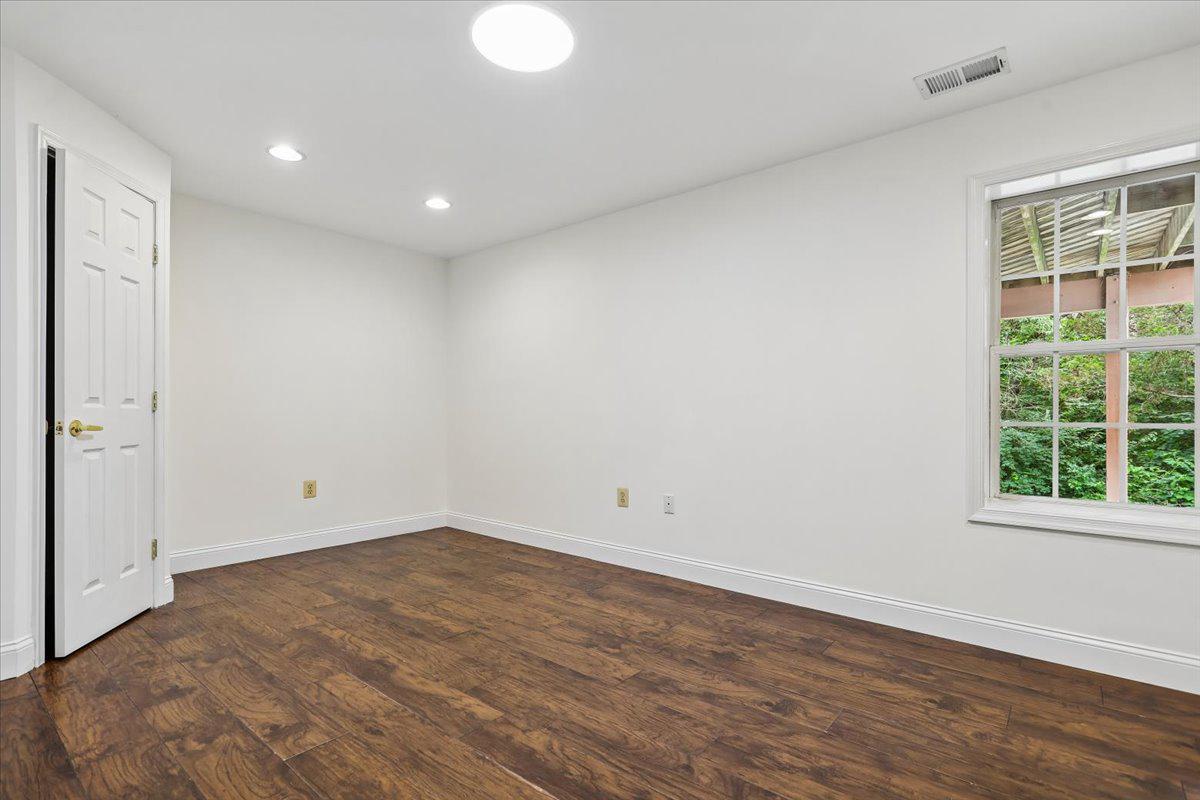 6859 Colonel Taylor Ln Property Photo 33