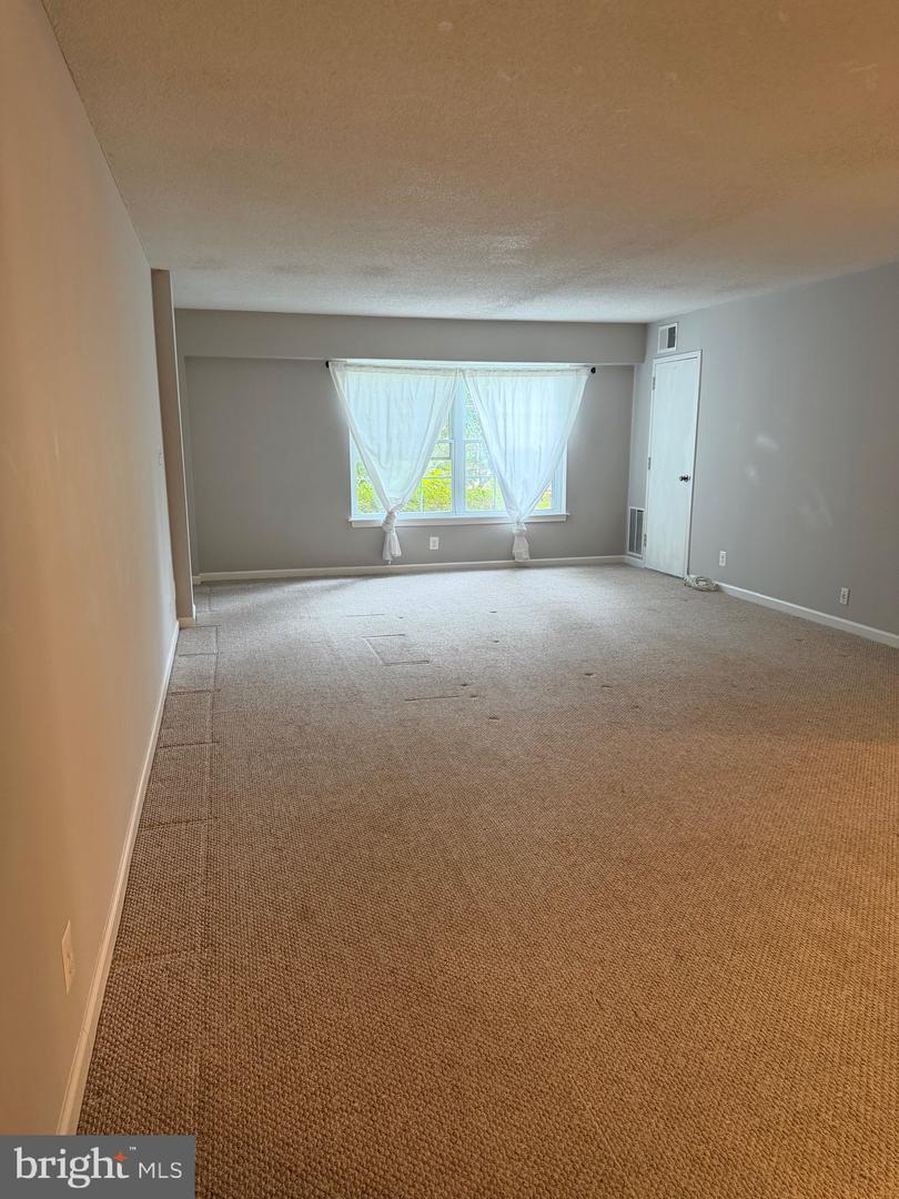 7640 Tremayne Pl #103 Property Photo 3