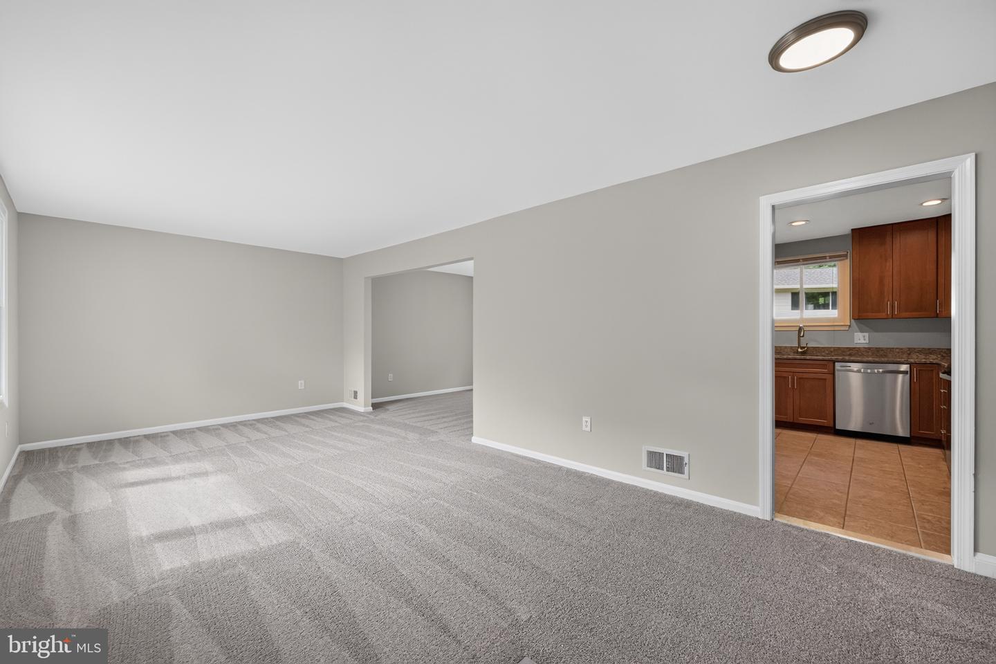 4898 Wheatstone Dr Property Photo 3
