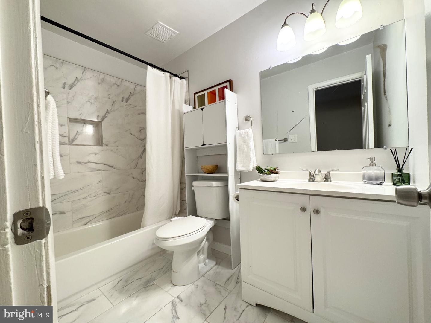 7942 Sausalito Pl #c Property Photo 17