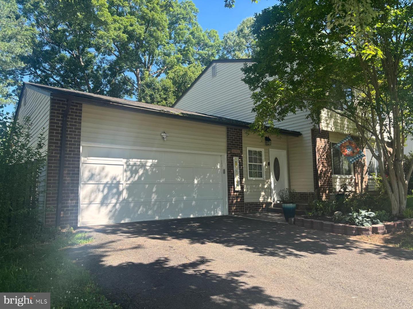 6820 Vantage Dr Property Photo 1
