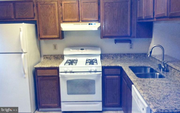 7130 TOLLIVER ST Property Photo 1