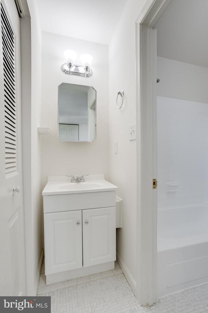 4527 Airlie Way Property Photo 21