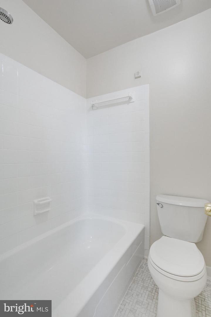 4527 Airlie Way Property Photo 22