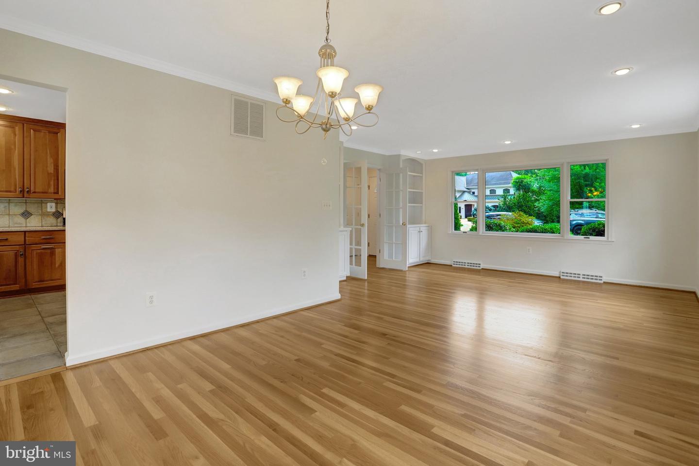 3236 Woodland Ln Property Photo 9