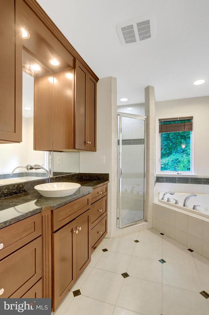 3236 Woodland Ln Property Photo 22