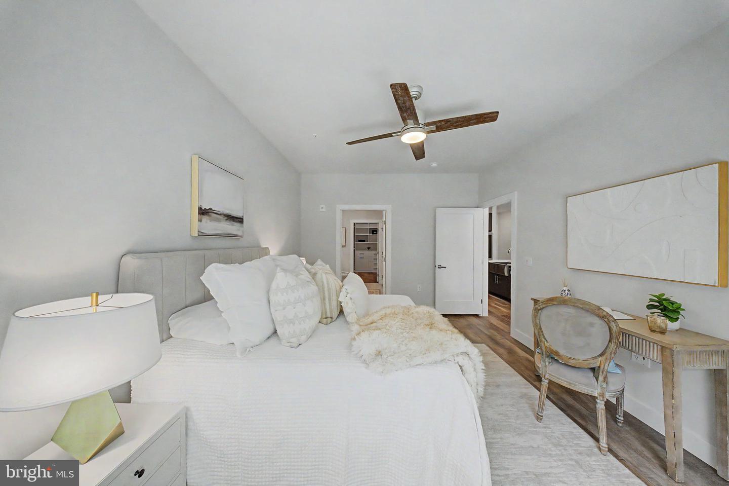 1761 Old Meadow Rd #220 Property Photo 10